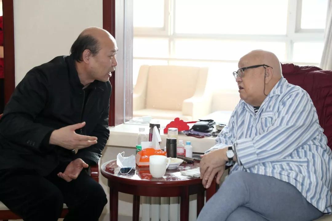 党的建设党组成员走访慰问