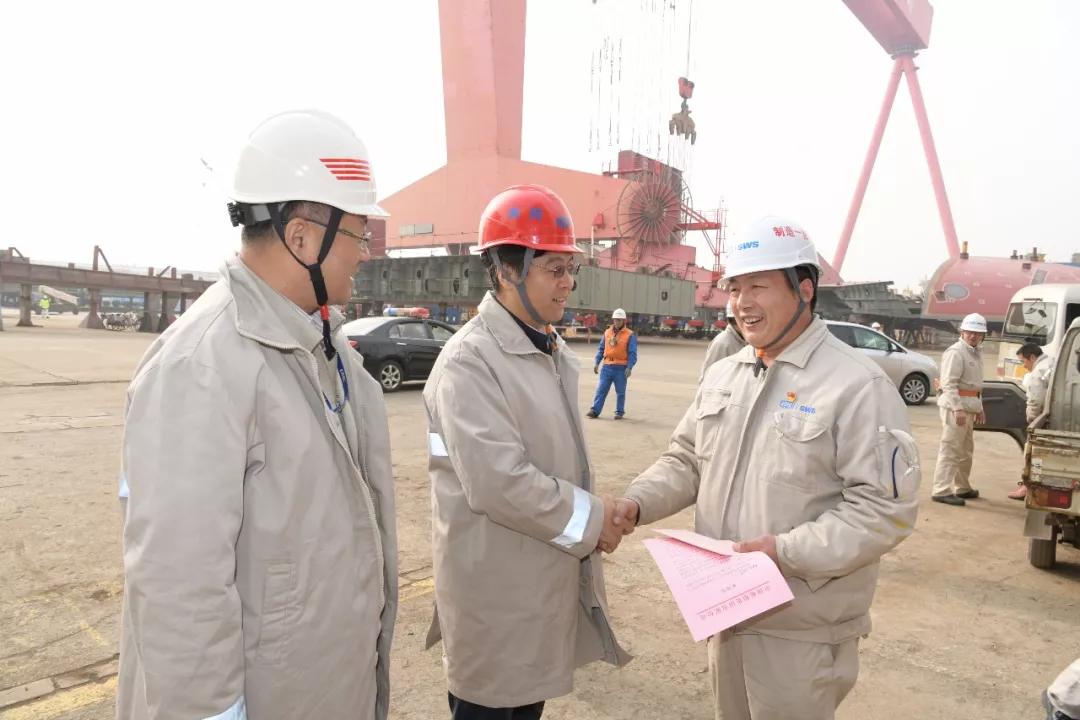 党的建设党组成员走访慰问